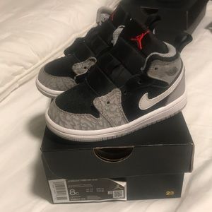 Air Jordan 1 mid se
